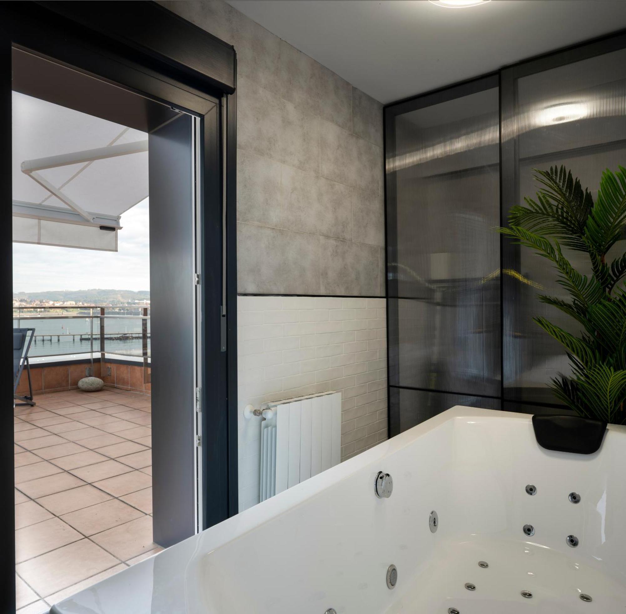 Atico Lujo Costa Vasca Bilbaoterraza Mar Jacuzi Apartment Santurtzi Exterior photo